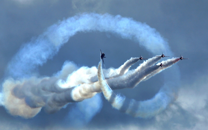 plane, vapor trail, skill, airshow, outdoors, air vehicle, sky, cloud - sky, navy, smoke - physical structure, aerobatics, 1080P, nature, flying, on the move