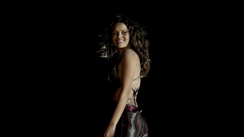 happiness, adult, hair, studio shot, black background, indoors, Point Break (2015), Movie, emotion, women, clothing, hairstyle, 1080P, smiling, Teresa Palmer