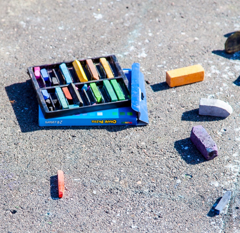 1080P, pavement, art, painting, paint, draw, high angle view, toy, city, asphalt, pastel, road, lot, close-up, texture, art and craft equipment, large group of objects