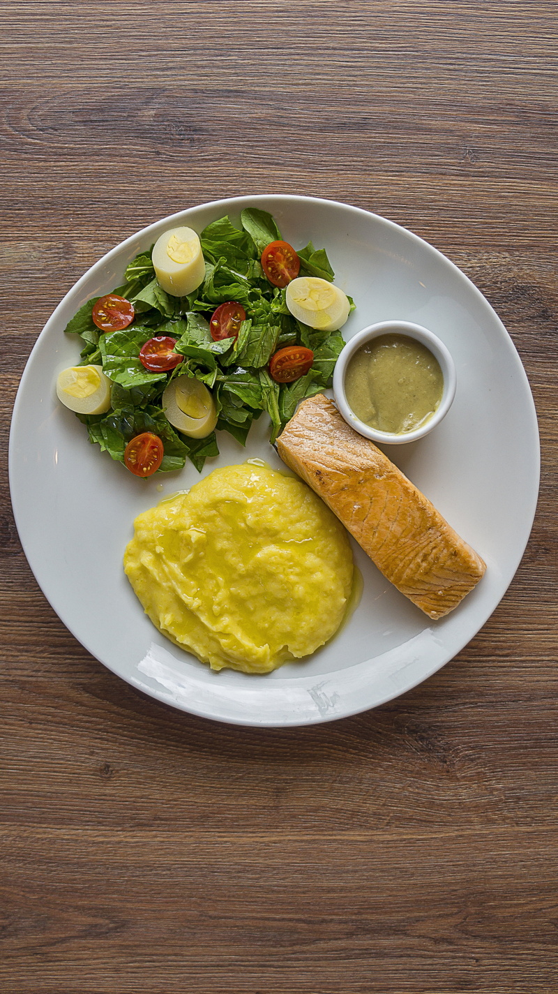 egg, delight, citrus fruit, eat, salmon, delicia, lunch, cooking, deviled, sauce, tomato, nutrition, regime, peruvian, meal, fruit, kitchen, mashed potato