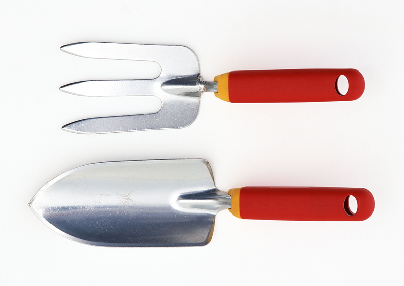 close-up, single Object, plastic, indoors, three objects, directly above, handle, garden, fork, cut out, shovels, silver colored, spoon, metal, cooking