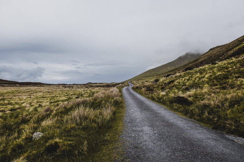 scenics, rural Scene, photo, green, grass, the way forward, fields, nature, mountain, landscape photography, asphalt, travel, 4K, rural, sky, direction