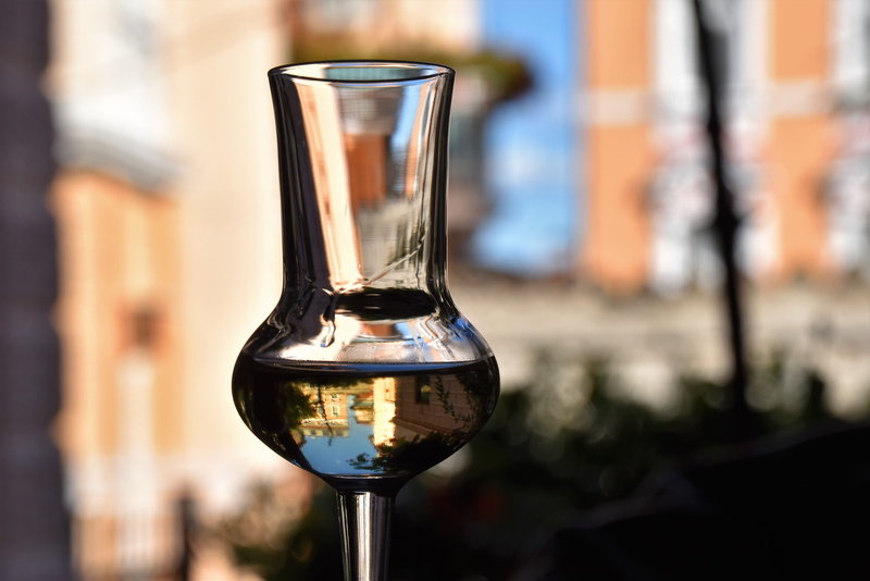 4K, alcoholic beverage, focus on foreground, wine, still life, drink, day, reflection, fruit brandy, bottle, brandy, alcohol, high percentage, glass, refreshment