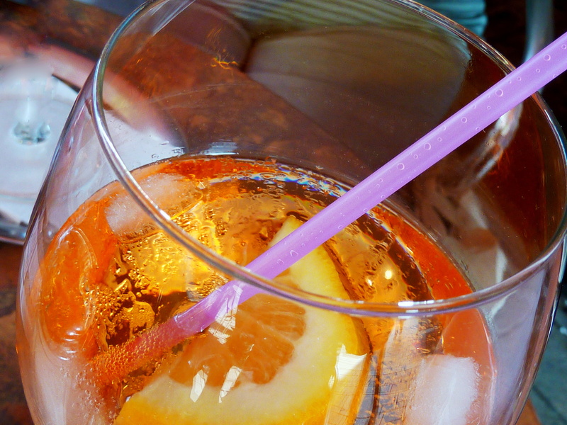 aperitif, high percentage, placed, benefit from, cold temperature, household equipment, prosecco, orange, refreshment, no people, table, drinking straw