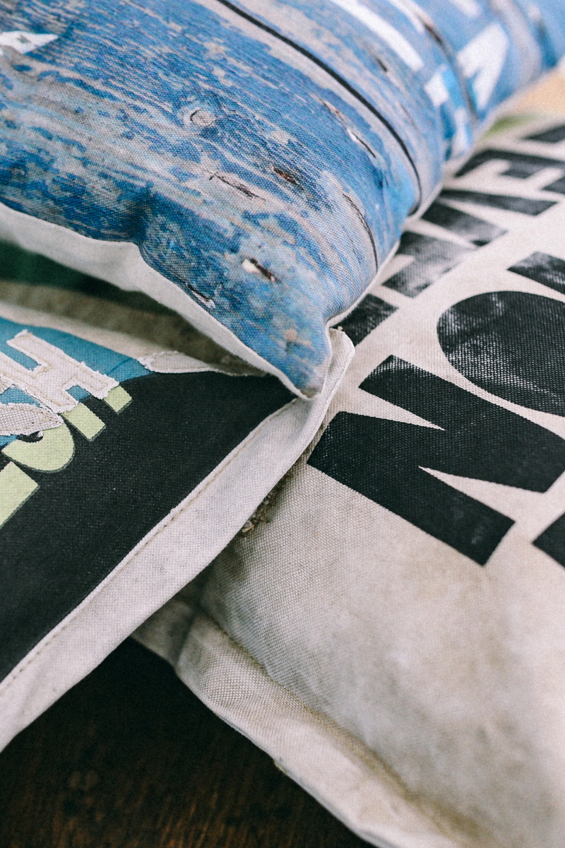 newspaper, 2K, decor, no people, focus on foreground, creativity, bed, day, group, close-up, still life, home decor, paint, communication, Scandinavian