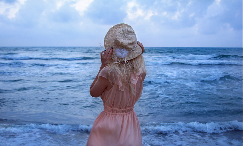 women, model, dress, sea, pink dress, blonde, 720P, women outdoors, water, hat, sky, Vladimir Sobko, horizon