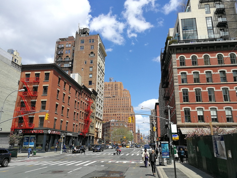 tribeca, built structure, symbol, architecture, nature, building exterior, city life, 4K, incidental people, united states, group of people, mode of transportation
