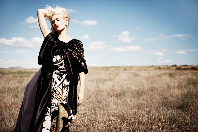 American, grass, dress, field, nature, singer, hairstyle, InStyle, Jan Welters, photoshoot, 2K, blonde, Gwen Stefani