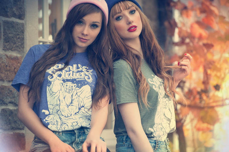 brunette, Leah Harris, two women, Jo Evans, model, hat, jean shorts, T-shirt, 2K