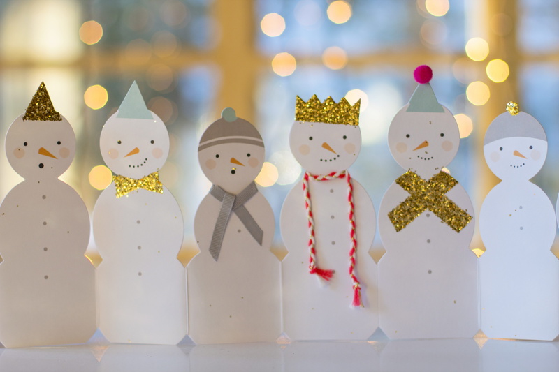 season, snowman, close-up, christmas, indoors, focus, christmas decoration, snow, greeting, shallow, cute, cutouts, winter, 5K, background, representation