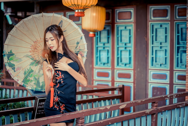 model, Asian, railing, brunette, sign, traditional clothing, passage, 4K, looking below, women, Japanese umbrella, long hair