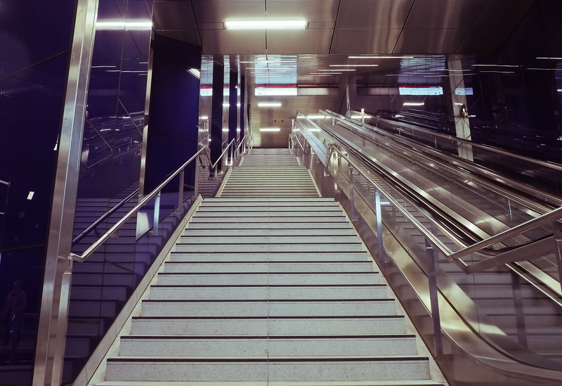 gradually, düsseldorf, city, metro, rise, escalator, Stairs, diminishing perspective, indoors, urban, night, railing, ceiling, the way forward, down, treppengeländer