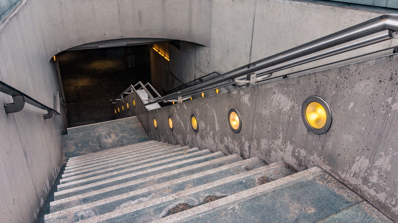 sign, wall - building feature, arch, no people, 5K, direction, lamps, lighting equipment, gradually, building, staircase, steps and staircases, electric lamp