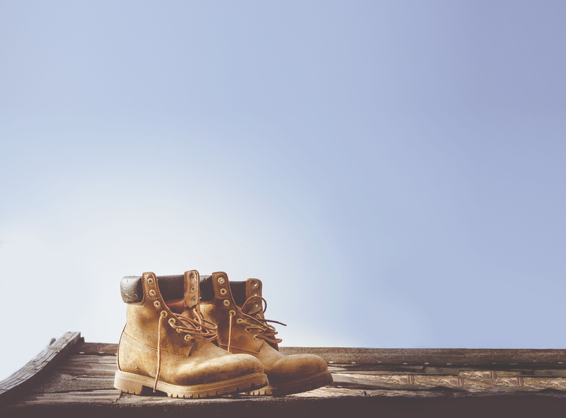 brown, nubuck, selective, blue, 5K, daylight, close-up, sculpture, water, wood - material, nature, boots, wheat, pair, leather, belief, day, outdoors