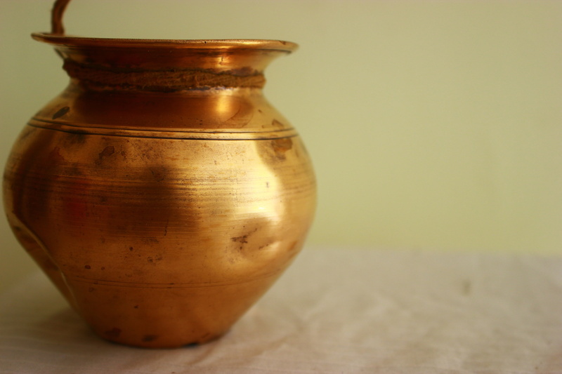luxury, focus on foreground, wood - material, container, copy space, vessel, studio shot, glass - material, craft, no people, close-up, decoration, indoors