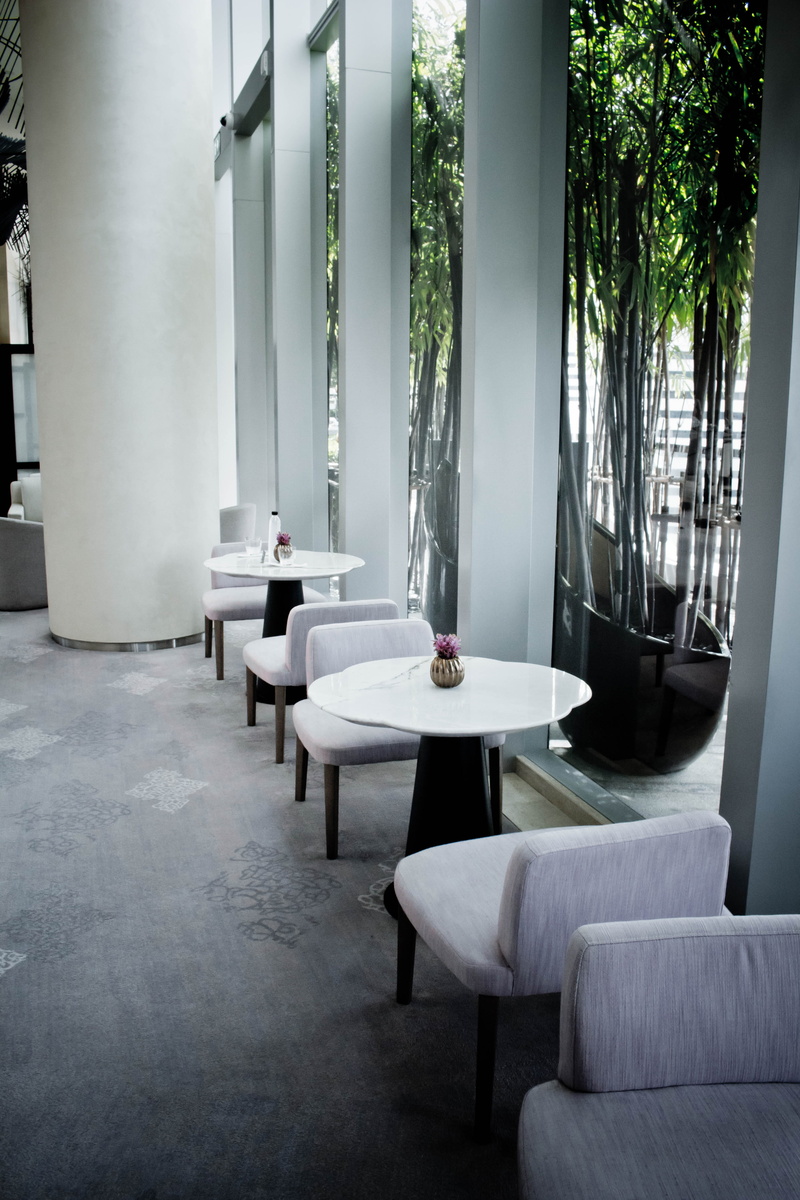 absence, day, seat, entrepreneurship, architectural column, nature, chair, modern, home interior, 5K, sofa, business, clean, indoors, luxury, furniture