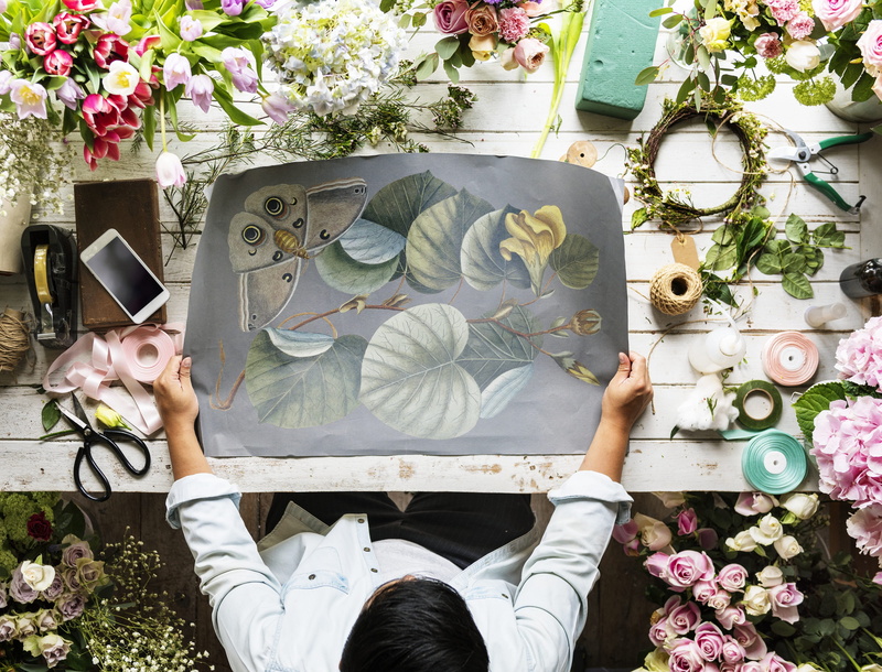 craft, natural, new business, real people, holding, floral, 4K, lifestyles, flower, hobby, day, business, table, design, high angle view, directly above