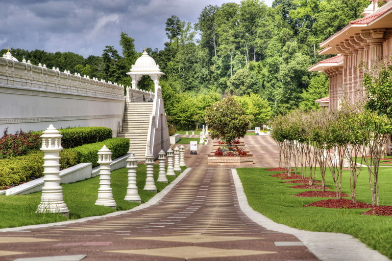 4K, building, daylight, no people, grass, transportation, day, street, summer, outdoors, footpath, lawn, pillars, built structure, leadership, tourism