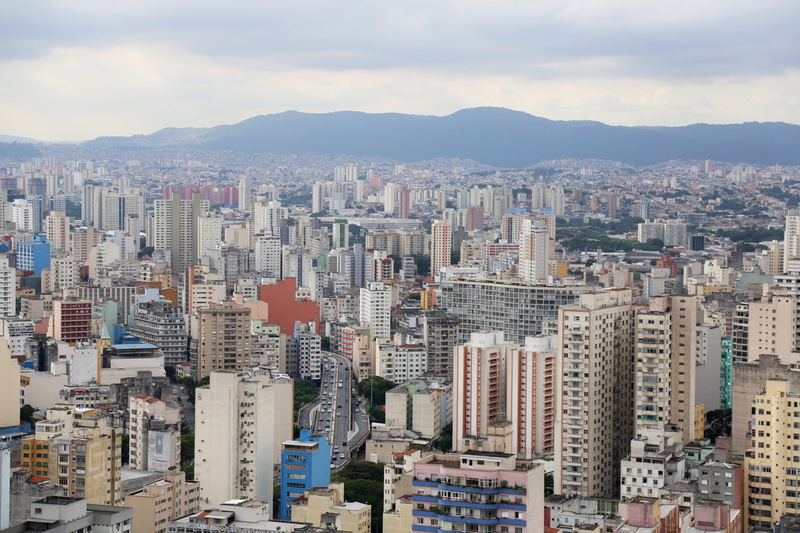 city, apartment, sky, spider skies, outdoors, Buildings, architecture, building, skyscraper, building exterior, city life, landscape, crowd, crowded, office building exterior