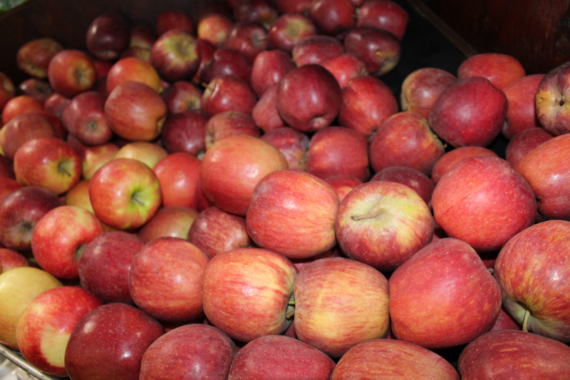 close-up, freshness, fresh red apples, abundance, street market, container, retail, super market, healthy eating, wellbeing, red, ripe, market, food, organic