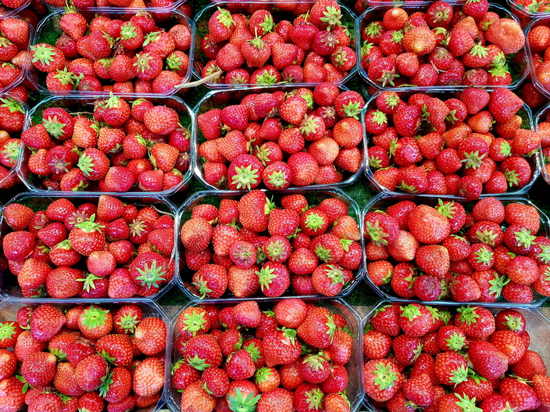 market, wellbeing, berry fruit, healthy eating, germany, super food, order, sale, fruit, food and drink, container, market stall, backgrounds, marketplace