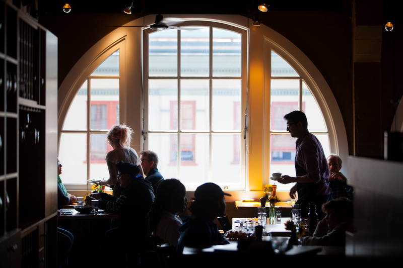 pike place market, chair, mid adult, seattle, sitting, business, women, restaurant, real people, education, 5K, men, table, day, waist up, males, indoors