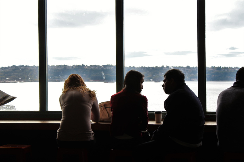 indoors, tourist, city life, lifestyles, leisure activity, people, 5K, rear view, men, seattle, adult, real people, group of people, glass - material