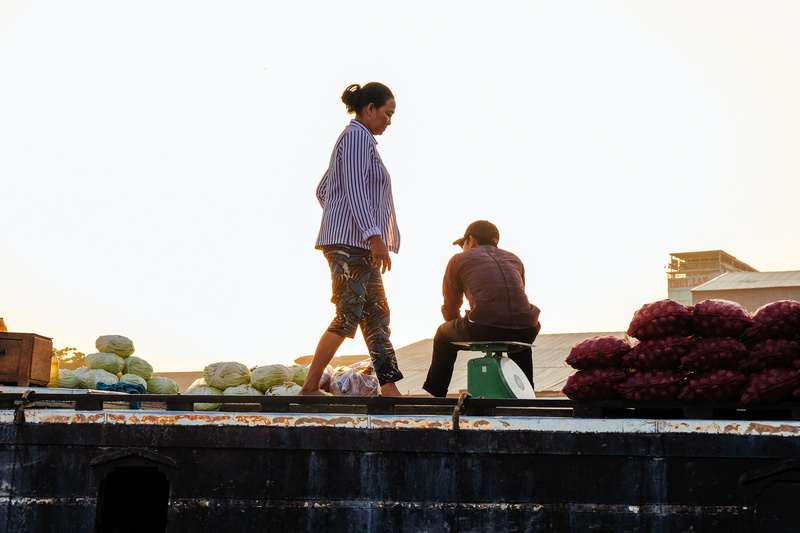 women, parent, woman, childhood, child, architecture, adult, full length, two people, cai be floating market, travel, real people, family, people, boys