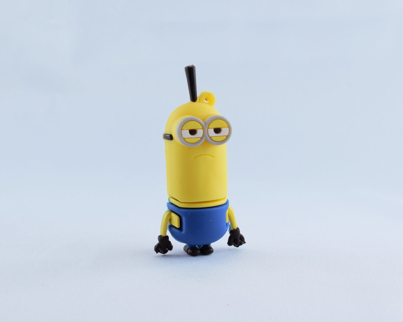 blue background, usb, usb stick, annoyed, toys, macro, multi colored, fun, representation, yellow, cut out, figure, 4K, water, play, nature, protection