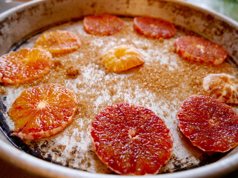 homemade, bowl, Baking Pan, no People, temptation, selective focus, food, indoors, pepperoni pizza, tomato, wellbeing, Brown Sugar, close-up, orange, high angle view