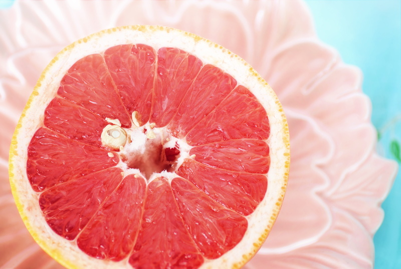 healthy eating, nature, cross section, sweet, natural, sour taste, grapefruit, desktop, pink, juicy, vitamins, vegetarian, fruit, no people, indoors, citrus fruit