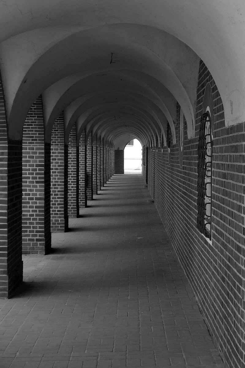 history, the past, colonnade, 4K, architectural column, the old town, poznan, repetition, arcade, arch, diminishing perspective, day, arched, ceiling