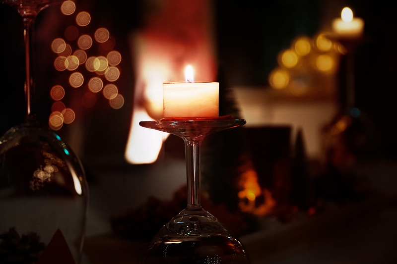 candlelight, heat - temperature, burning, 1080P, atmospheric, focus on foreground, romantic, candlestick, close-up, glass, night, candle, illuminated