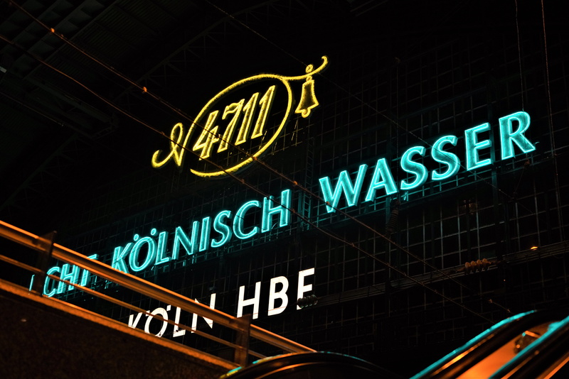hotel, wasser, motel, city, night, architecture, low angle view, no people, screen, information, kolnisch, transportation, urban, handrail, light, inn