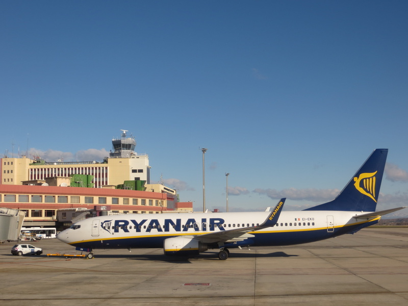 airport, 4K, ryanair, day, airplane, architecture, mode of transportation, aerospace industry, outdoors, nature, low cost, sunlight, daytime, white, blue