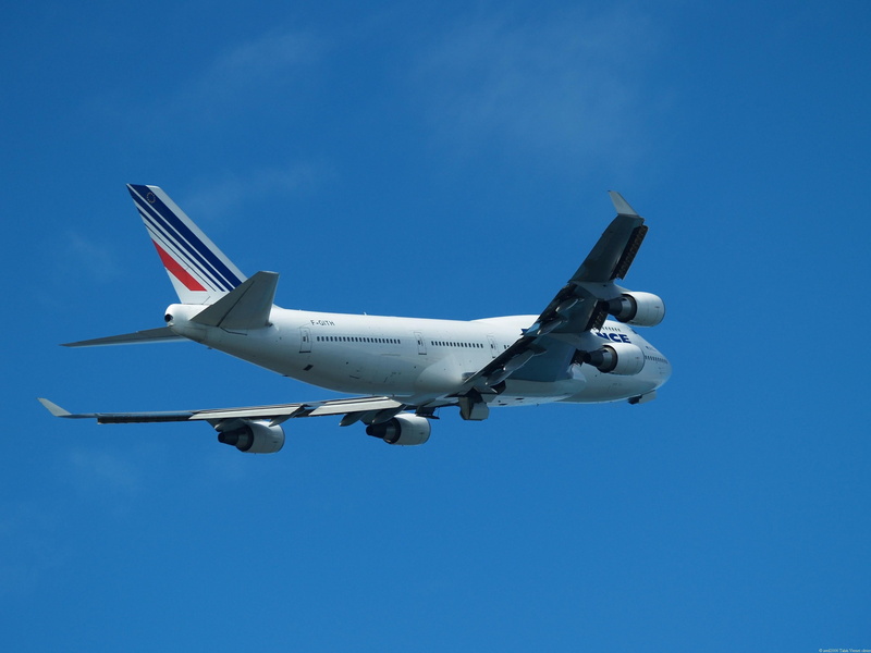 day, on the move, mid-air, boeing, motion, transportation, low angle view, side view, flight, plane, nature, aircraft, aircraft flight, airplane, jet engine