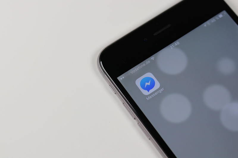 chat, no people, messanger, keypad, mobile app, application, logo, smart phone, black color, white background, digital display, multimedia, messenger, portable information device