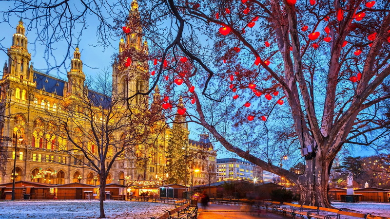 water, canal, building exterior, tourist attraction, change, christmas market, building, snow, branch, travel destinations, nature, built structure, city