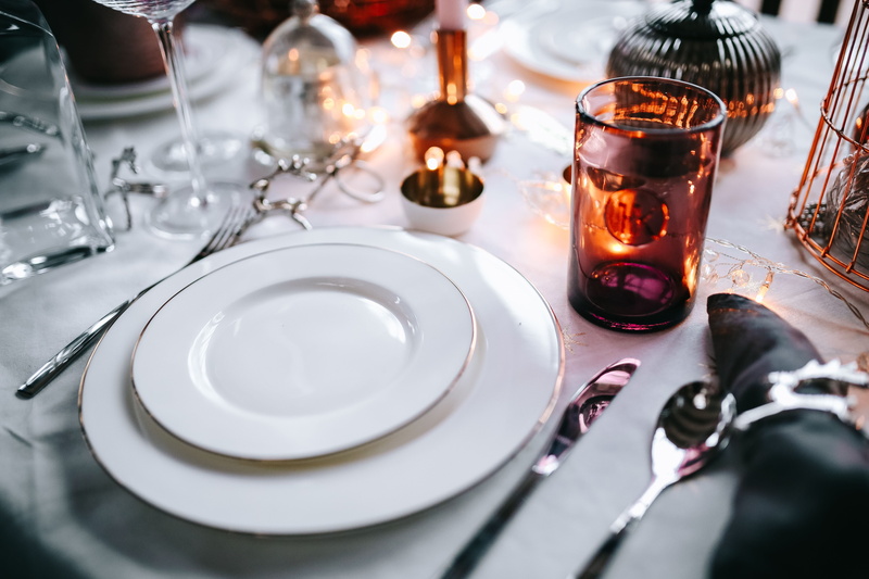furniture, empty plate, setting the table, plate, christmas, tablecloth, setting, empty, holiday, napkin, glamour, luxury, drinking glass, table set, household equipment