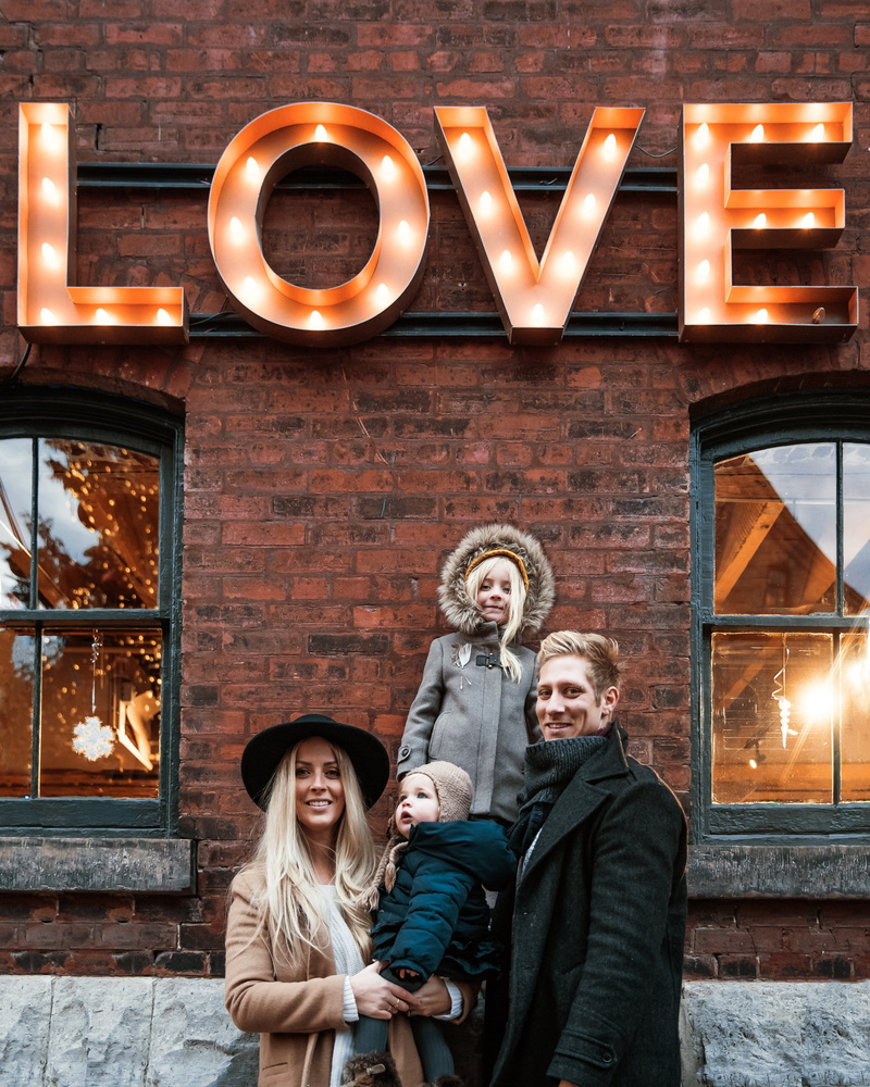 clothing, mid adult women, outdoors, Holidays, Market, women, illuminated, warm clothing, Love, smiling, Christmas, females, Valentines Day, togetherness