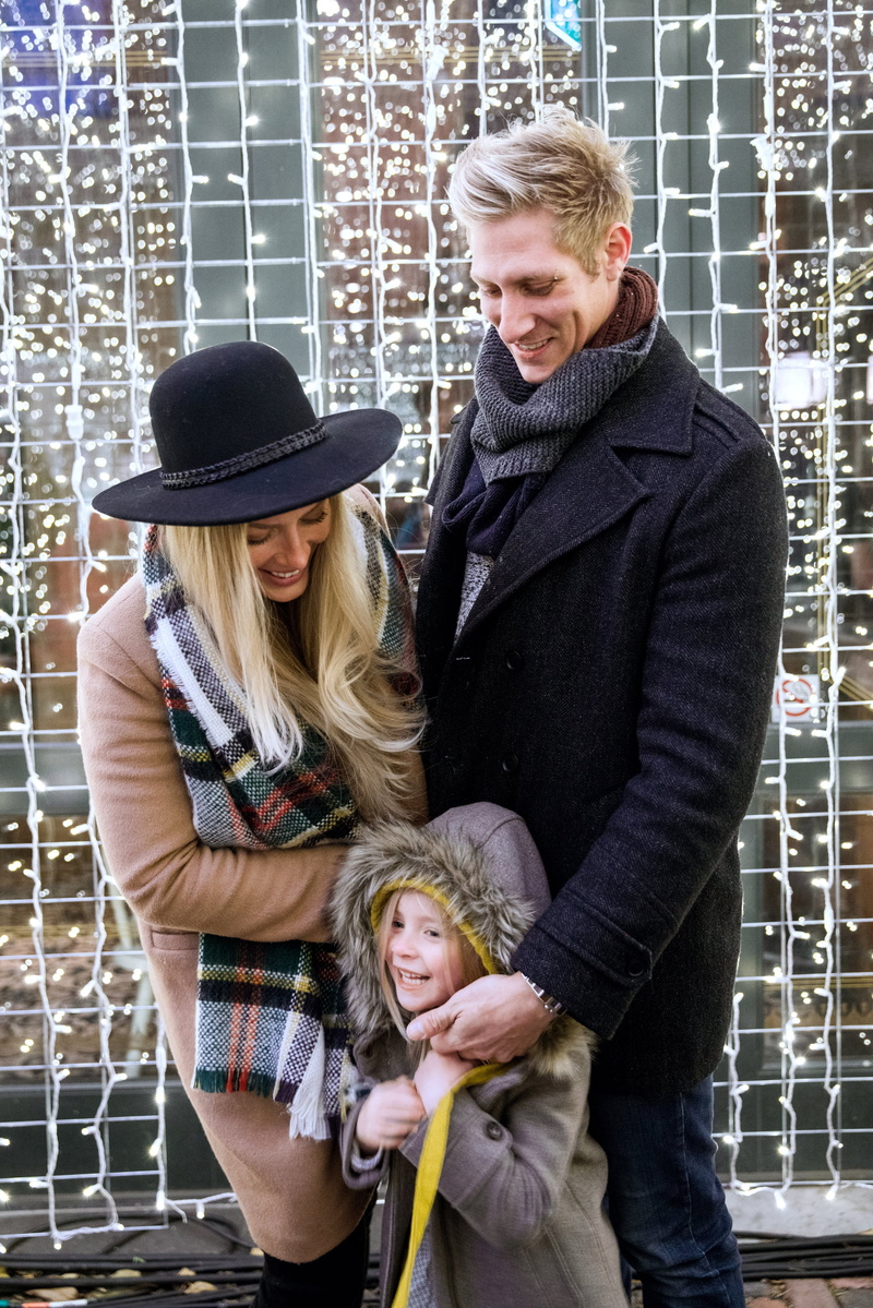 Seasons, women, two people, Market, emotion, togetherness, Winter, Fashion, young women, positive emotion, Holidays, Future, Family, bonding, daughter