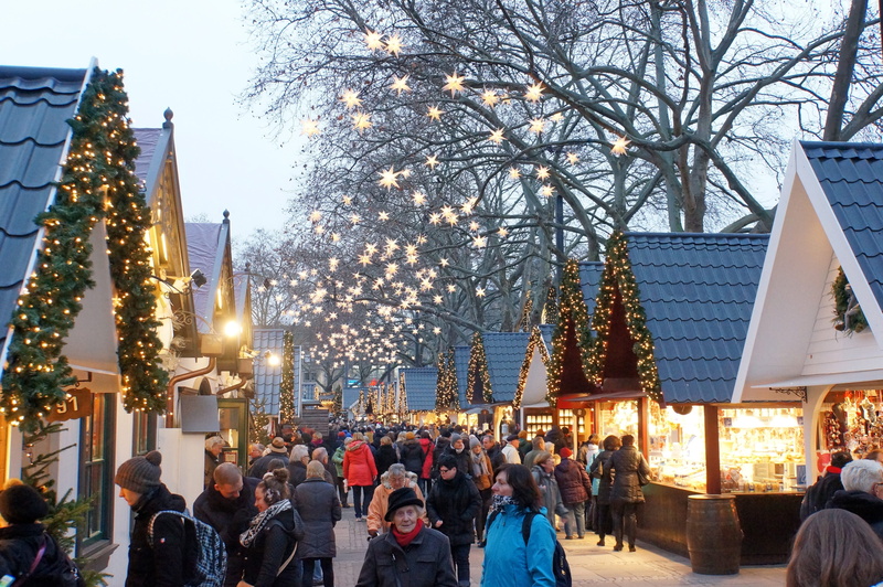 city, plant, nature, Christmas Market, tree, christmas tree, built structure, christmas time, assorted, group of people, women, star, lighting equipment