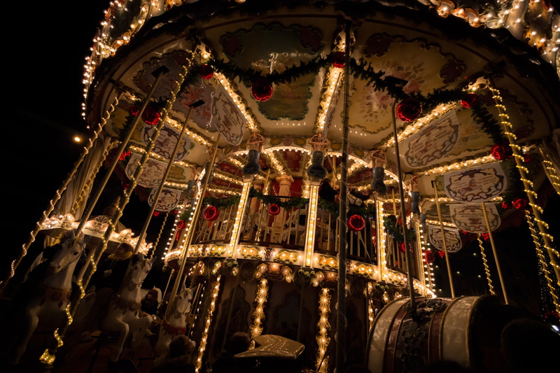 ornate, amusement park ride, indoors, christmas, arts culture and entertainment, 4K, fun, illuminated, dark, christmas time, lighting equipment, gold colored