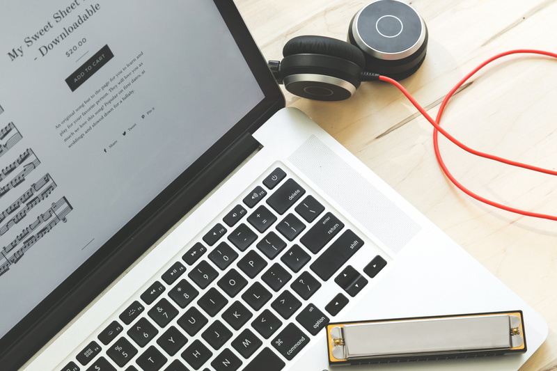 wireless technology, 4K, Laptop, Computer, table, computer equipment, Marketing, Products, indoors, Ecommerce, document, Keyboard, Digital downloads, connection