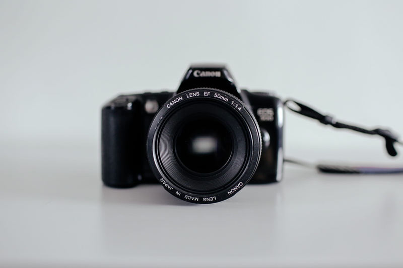 canon camera, selective, black, lens - optical instrument, canon lens, white, lens - eye, 5K, closeup, digital camera, photography, electronics industry