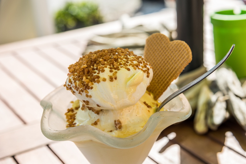 ice, eierlikör cup, temptation, indulgence, kitchen utensil, sweet food, outdoors, benefit from, freshness, Delicious, ice cream parlour, focus on foreground
