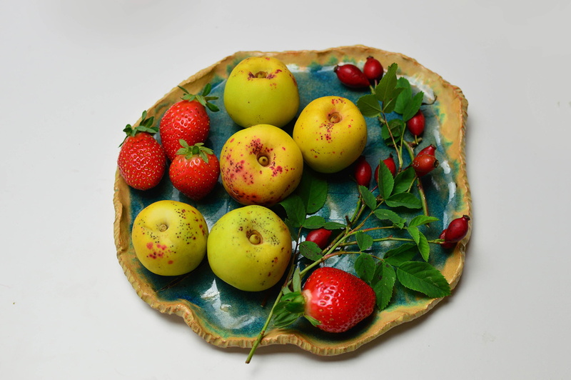 2K, briar, apples, strawberry