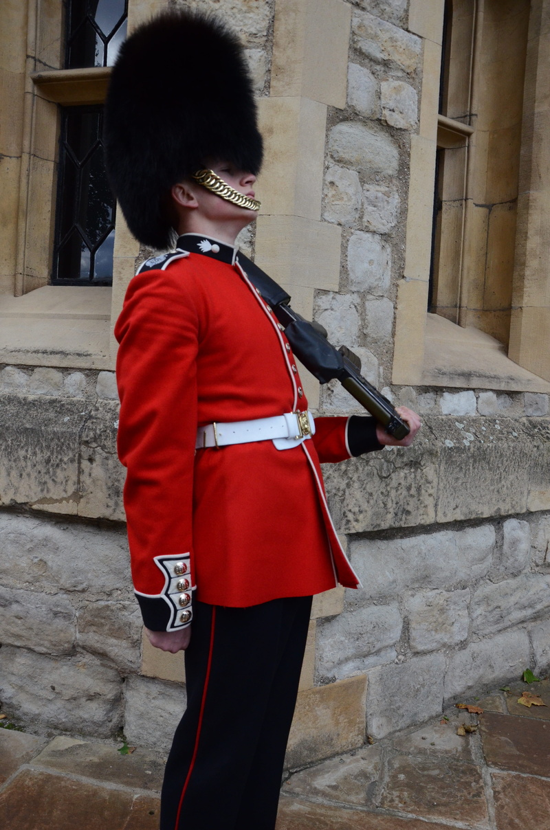 outdoors, 4K, building exterior, women, the queens guard, young adult, staircase, queen, casual clothing, soldier, day, lifestyles, built structure, england