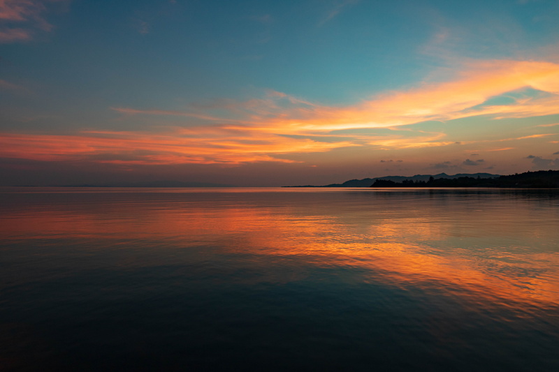 mood, scenics - nature, cloud, sky, the evening sky, beauty in nature, romantic sky, non-urban scene, waterfront, landscape, outdoors, sea, atmosphere