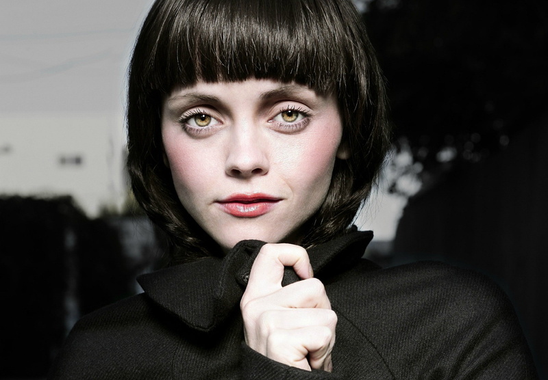 human hand, Christina Ricci, hairstyle, human face, hand, black background, hair, bangs, headshot, looking at camera, women, close-up, actress, 720P, one person